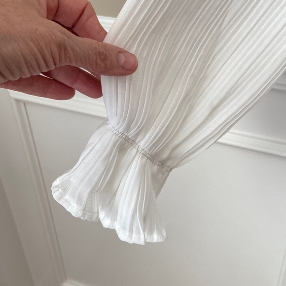 nwt White Pleated Long Sleeve Blouse Medium - Picture 5 of 8